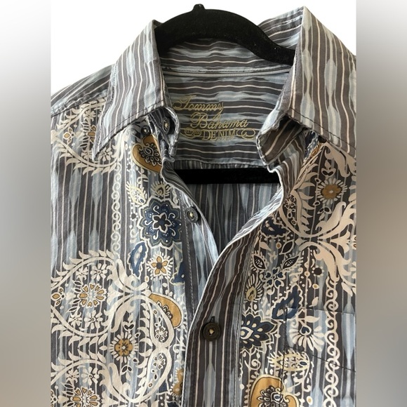 Tommy Bahama Denim Casual Button Down Collared Shirt Blue White Paisley Medium - Picture 2 of 6